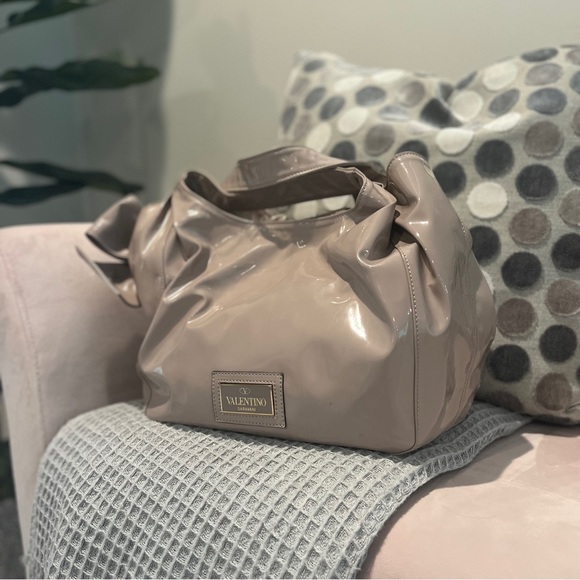 Valentino Garavani Handbags - VALENTINO Nuage Patent Leather Bow Bag - Nude